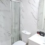 Гостевой дом Lxroller Quionga Gardens Лиссабон