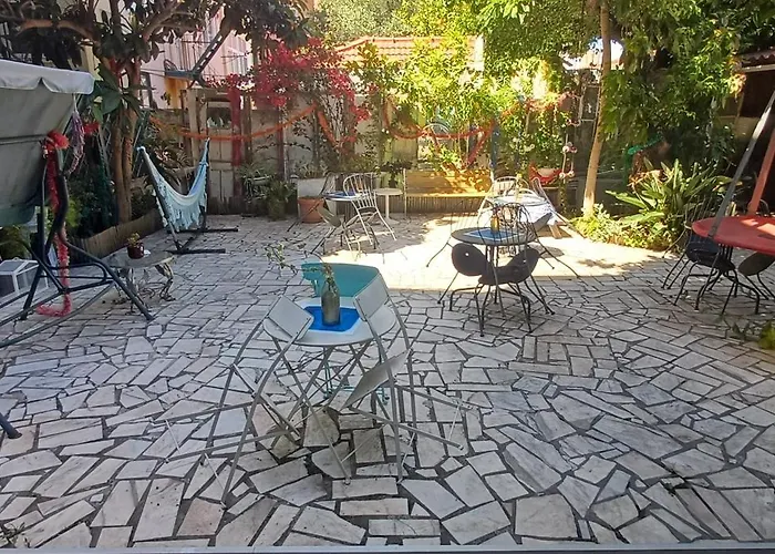 Lxroller Quionga Gardens Guest house 3*